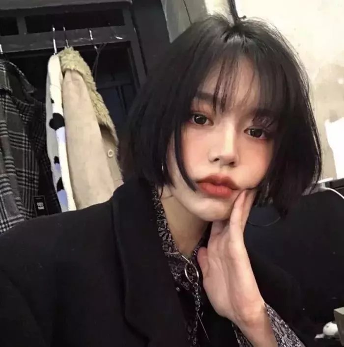 玉湖裸女